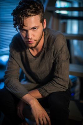 Alexander Calvert - poza 21