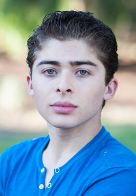 Ryan Ochoa - poza 13