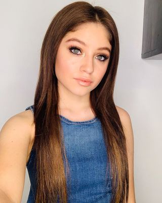 Karol Sevilla - poza 35