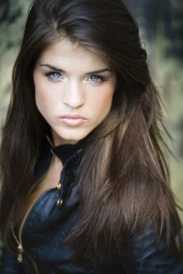 Marie Avgeropoulos - poza 1