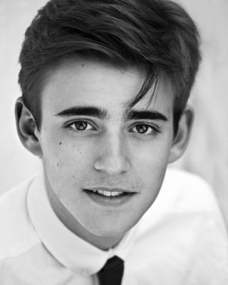 Charlie Rowe - poza 6