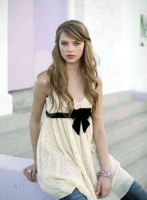 Indiana Evans - poza 64