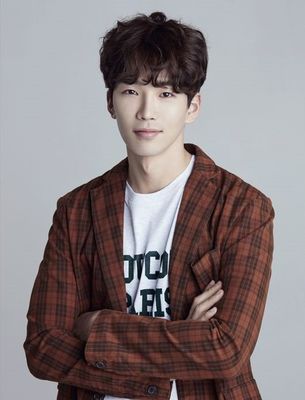 Go Yoon - poza 9