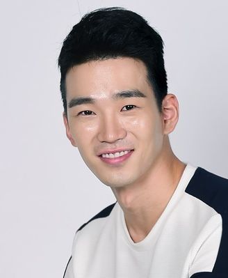 Go Yoon - poza 24