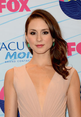 Troian Bellisario - poza 20