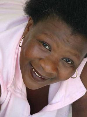 Sylvia Mngxekeza - poza 1