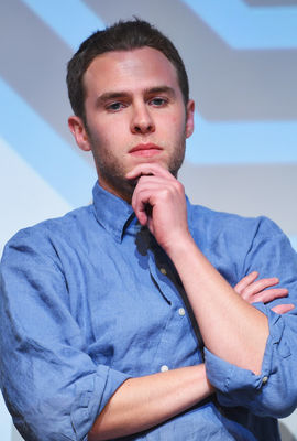 Iain De Caestecker - poza 4