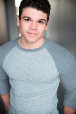 Josh Andrés Rivera - poza 1