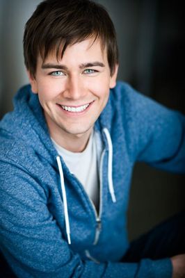 Torrance Coombs - poza 1