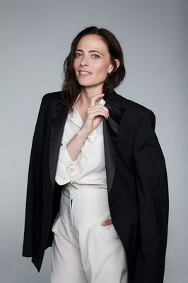 Lara Pulver - poza 1