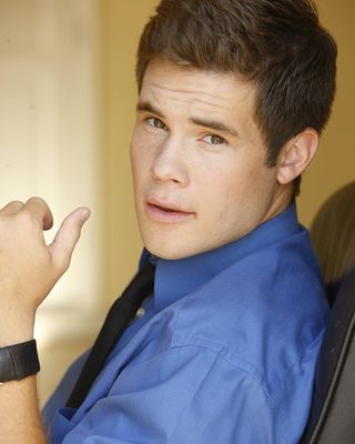 Adam Devine - poza 7