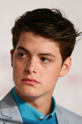 Israel Broussard - poza 25