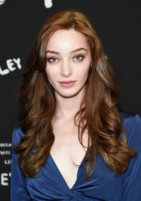 Emma Dumont - poza 22