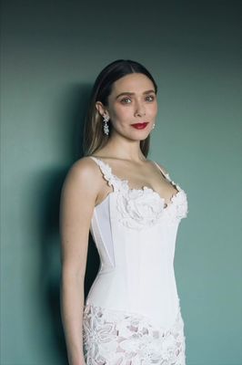 Elizabeth Olsen - poza 13