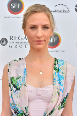 Mickey Sumner - poza 1