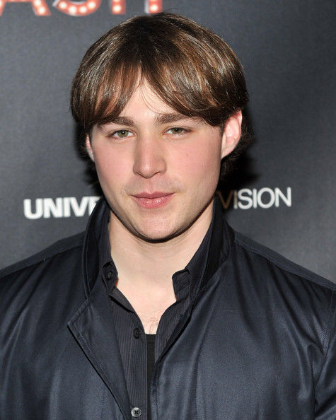 Next photo of Emory Cohen