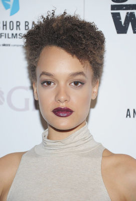 Britne Oldford - poza 16