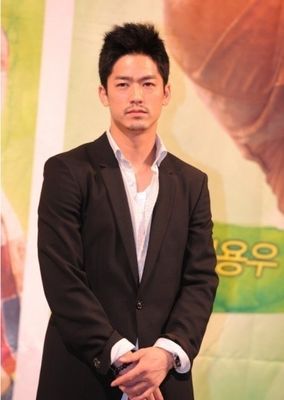 Yong Woo Lee - poza 30