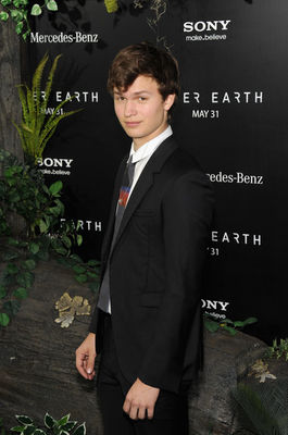 Ansel Elgort - poza 21