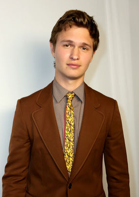 Ansel Elgort - poza 7