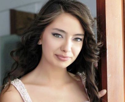 Poze Neslihan Atagül - Actor - Poza 2 din 19 - CineMagia.ro