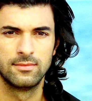 Engin Akyürek - poza 22