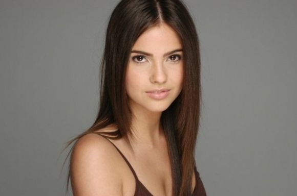 Shelley Hennig - poza 13