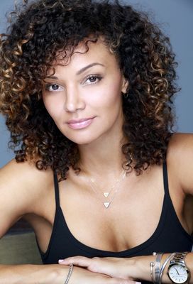 Stephanie 'Stevvi' Alexander - poza 1