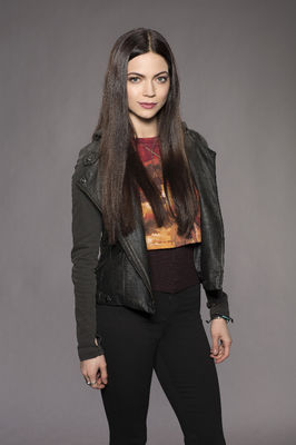 Caitlin Carver - poza 27