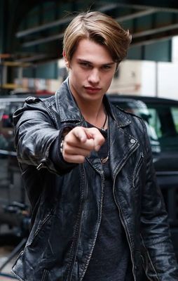 Next photo of Nicholas Galitzine