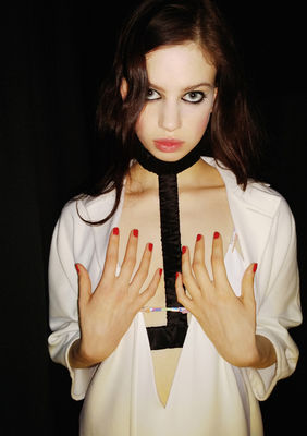 Lily McMenamy - poza 24