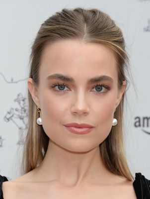 Rebecca Rittenhouse - poza 25