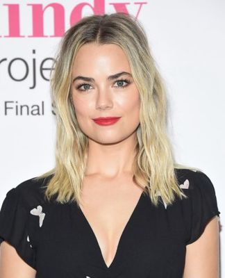 Rebecca Rittenhouse - poza 39