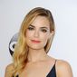 Rebecca Rittenhouse - poza 38