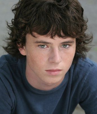 Charlie McDermott how old is he