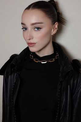 Phoebe Dynevor - poza 48