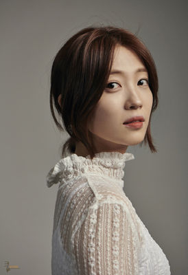Ji Hyun Ahn - poza 2
