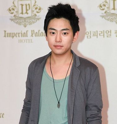 Yong-Joon Ahn - poza 17