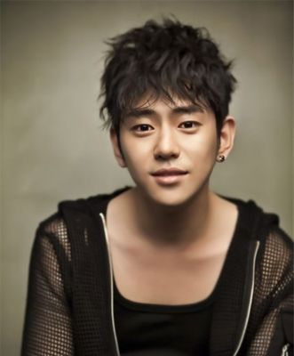 Yong-Joon Ahn - poza 4