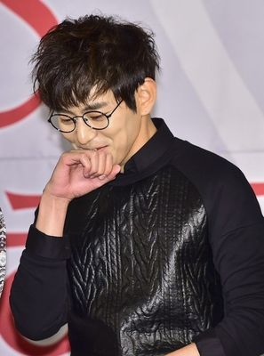 Yong-Joon Ahn - poza 10