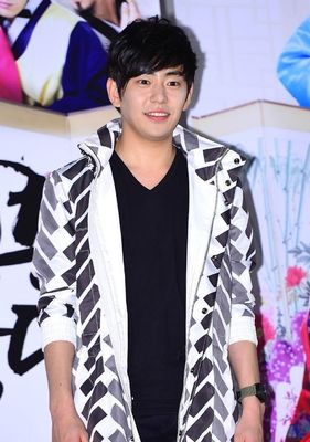 Yong-Joon Ahn - poza 7