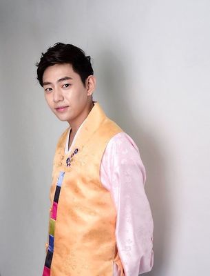 Yong-Joon Ahn - poza 25