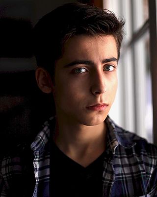 Aidan Gallagher - poza 10