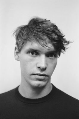 Billy Howle netflix