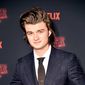 Joe Keery - poza 13