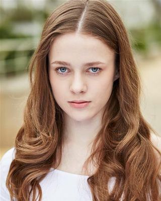 Lily Dodsworth-Evans - poza 3