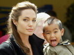Un platou de greieri pentru fiul lui Jolie