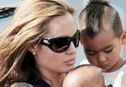 Articol Jolie ar vrea sa se ocupe mai mult de copiii ei