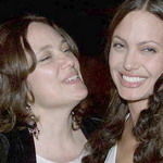 Mama Angelinei Jolie a murit