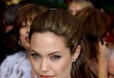 Articol Jolie vrea sa infieze un copil din Vietnam